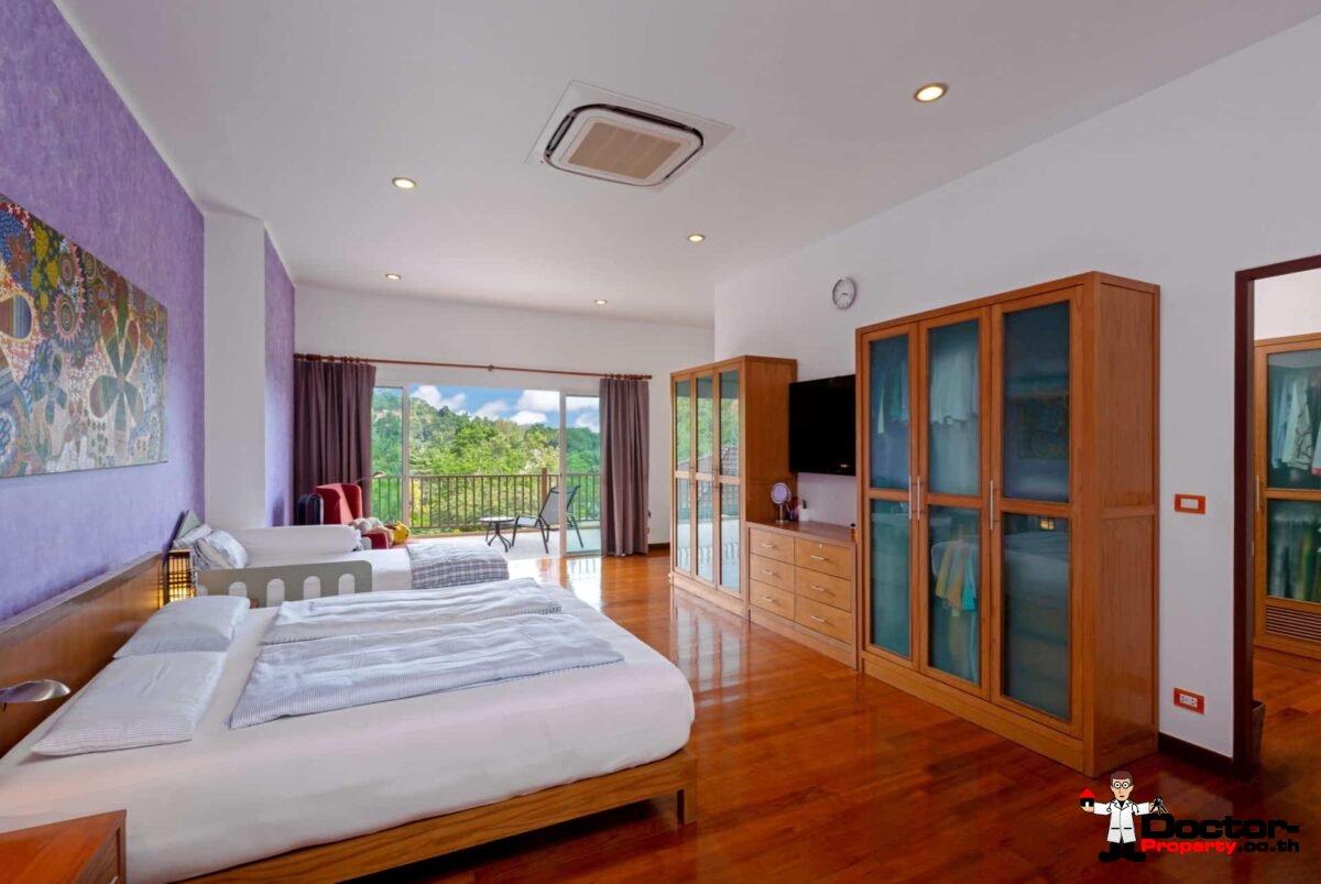 9 Bedroom Pool Villa - Overlooking Palm Golf Course - Mu Ban - Phuket Central - for sale